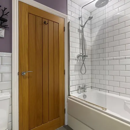 No 6 - Wisteria - Pass The Keys Holiday home *