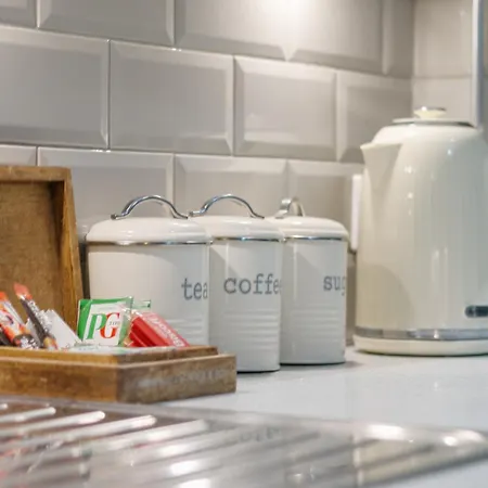 Сasa de vacaciones No 6 - Wisteria - Pass The Keys