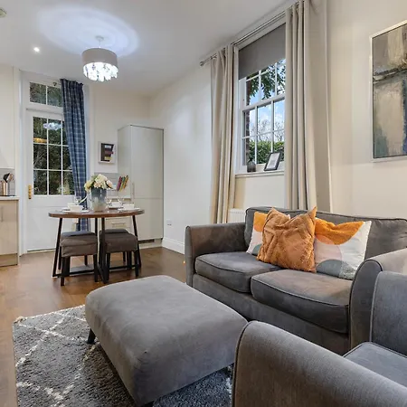 Holiday home No 6 - Wisteria - Pass The Keys *