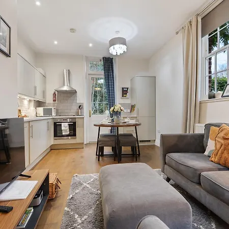 Holiday home No 6 - Wisteria - Pass The Keys *