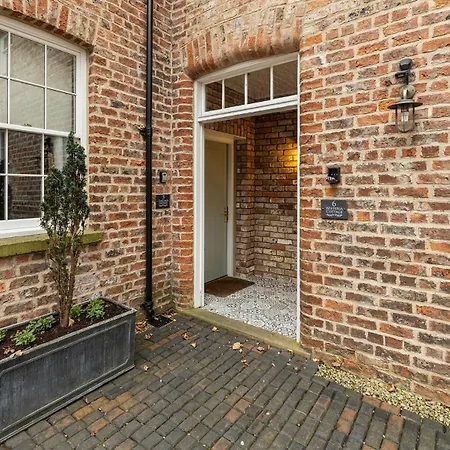 No 6 - Wisteria - Pass The Keys *