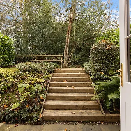 Holiday home No 6 - Wisteria - Pass The Keys *