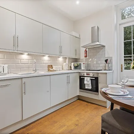 No 6 - Wisteria - Pass The Keys *